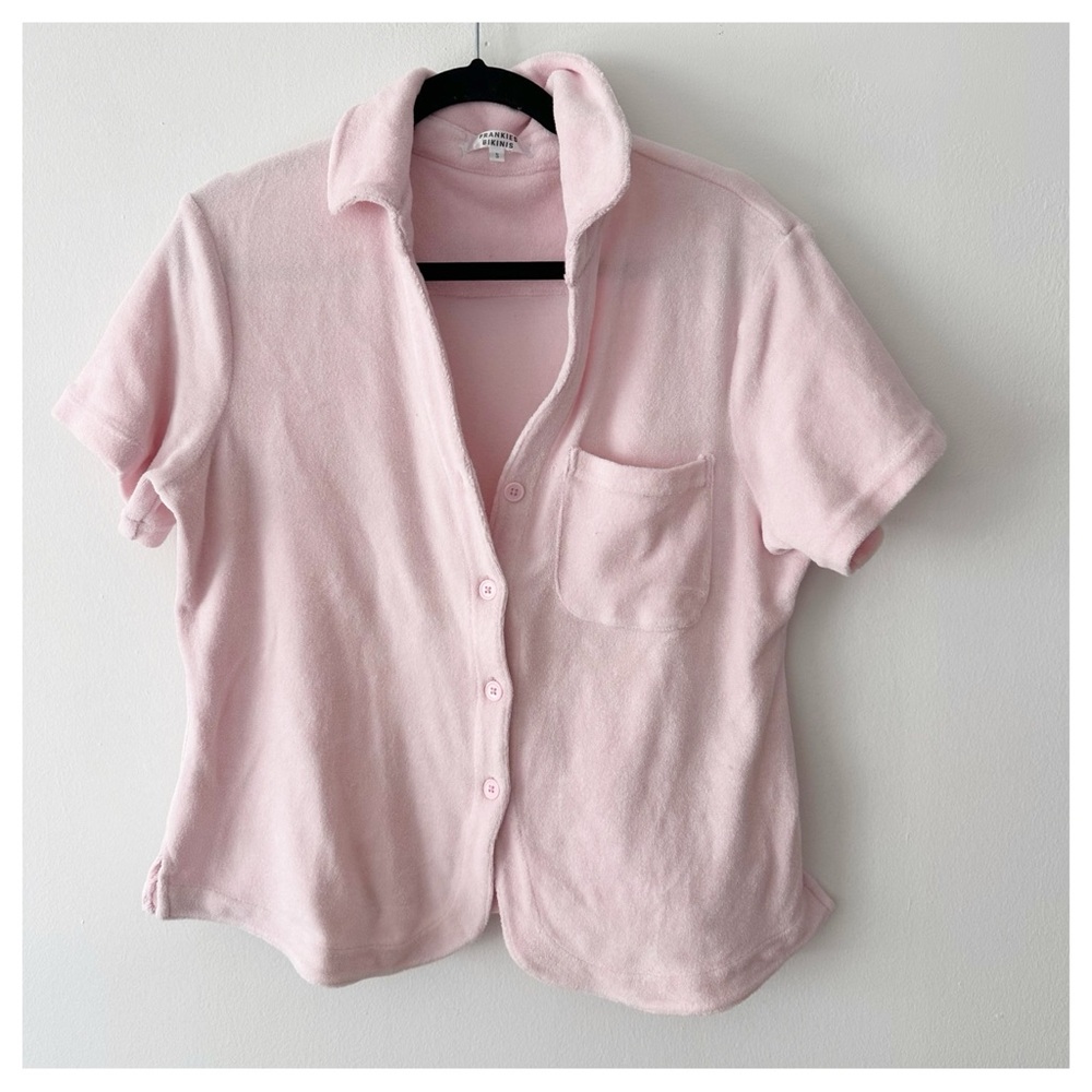 Frankies bikinis short sleeve terry button down light pink size small